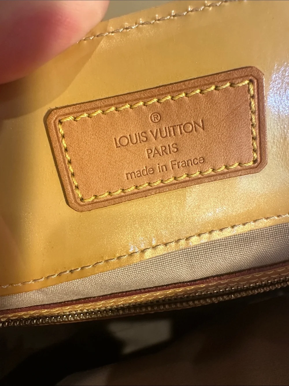 Authentic Louis Vuitton  Reade PM in Monogram Peppermint Vernis,